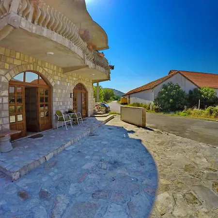 Kosjerina Lägenhet Trebinje